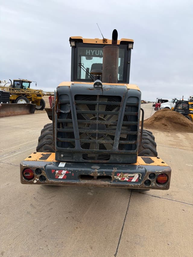 Image of Hyundai HL730-9 equipment image 4