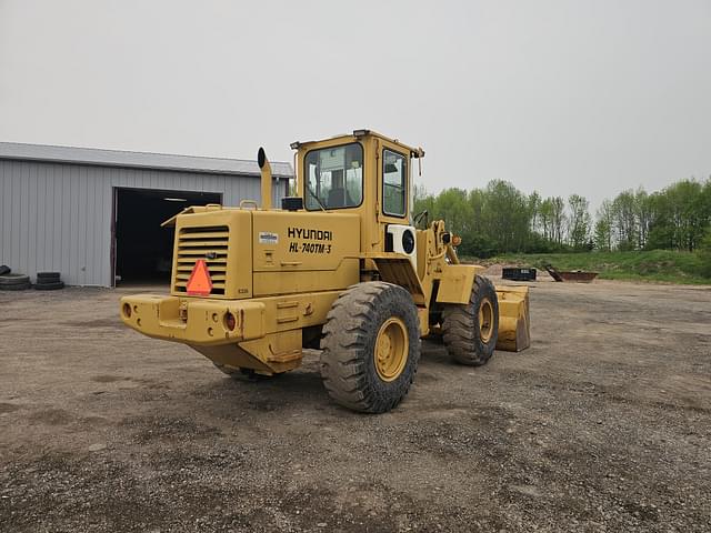 Image of Hyundai HL740-3 equipment image 2