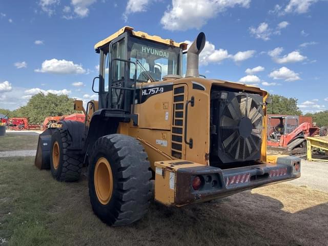 Image of Hyundai HL757-9 equipment image 2