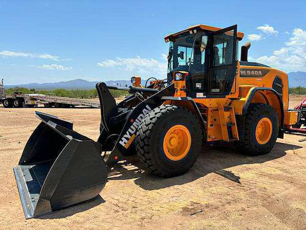 Image of Hyundai HL940A equipment image 4