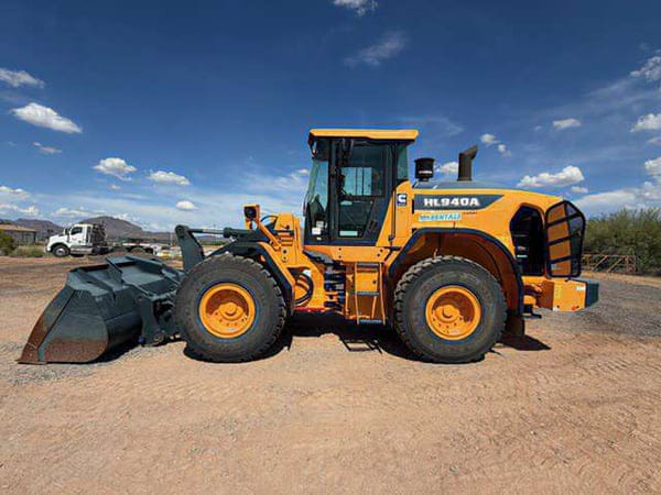 Hyundai HL940A Equipment Image0