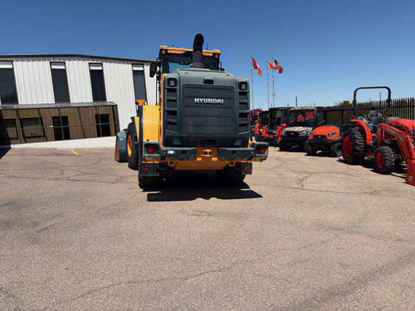 Hyundai HL940A Equipment Image0