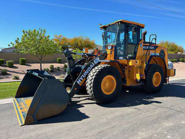 Hyundai HL955A Equipment Image0