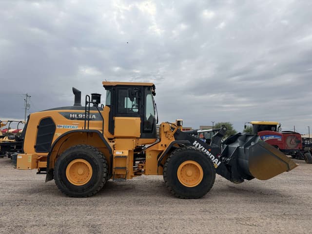 Image of Hyundai HL955A equipment image 2