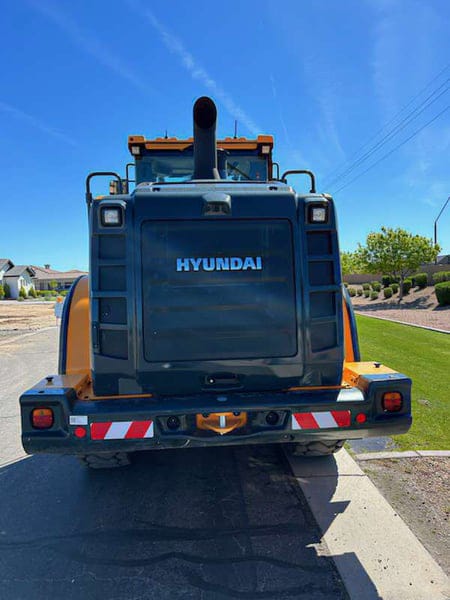 Hyundai HL955A Equipment Image0