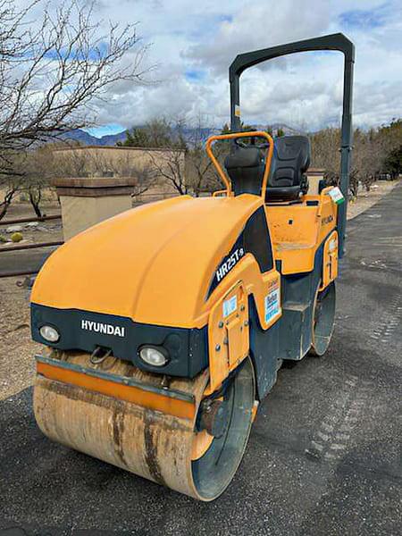 Image of Hyundai HR25T-9 equipment image 2