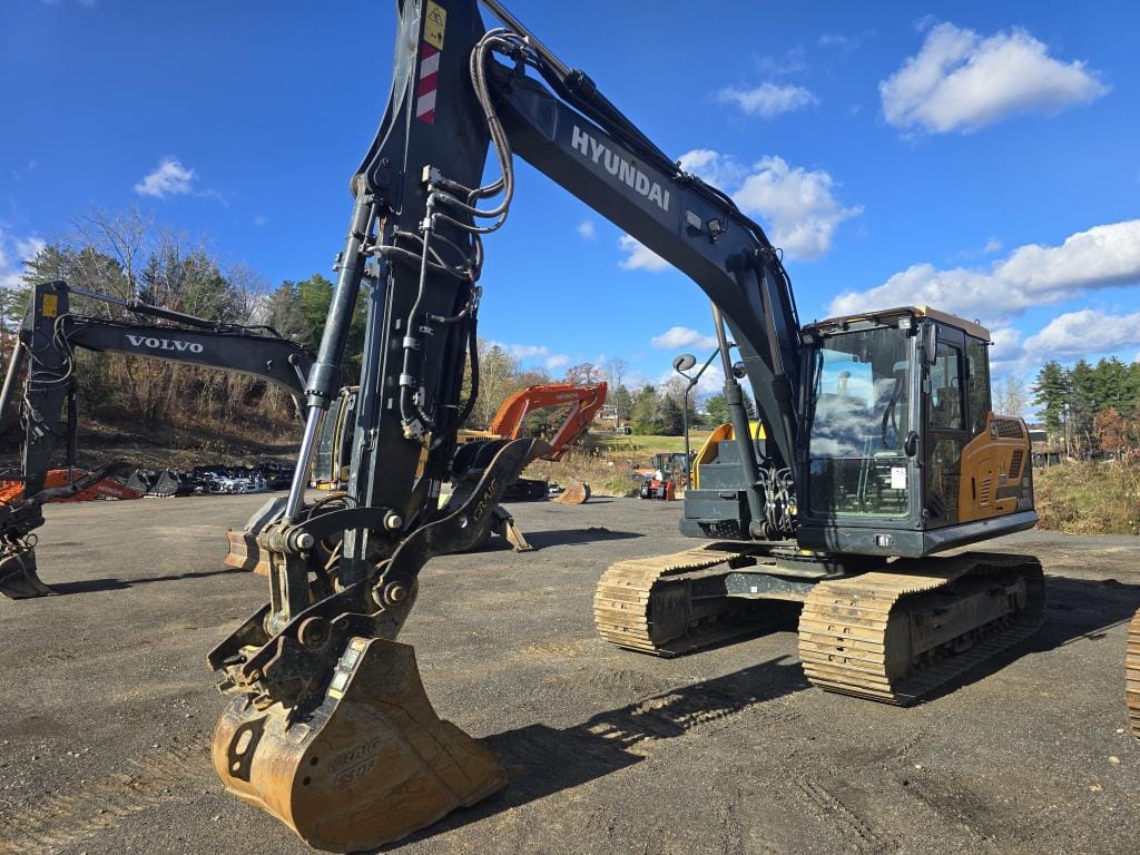 Hyundai HX140AL Equipment Image0
