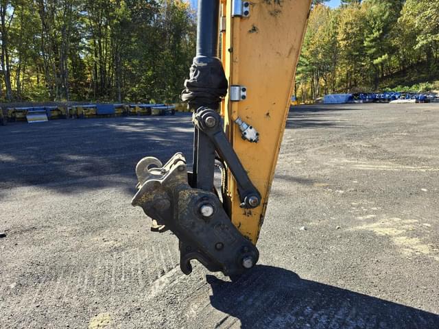 Image of Hyundai HX300L equipment image 2