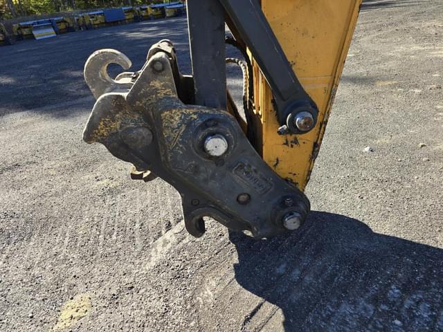 Image of Hyundai HX300L equipment image 1