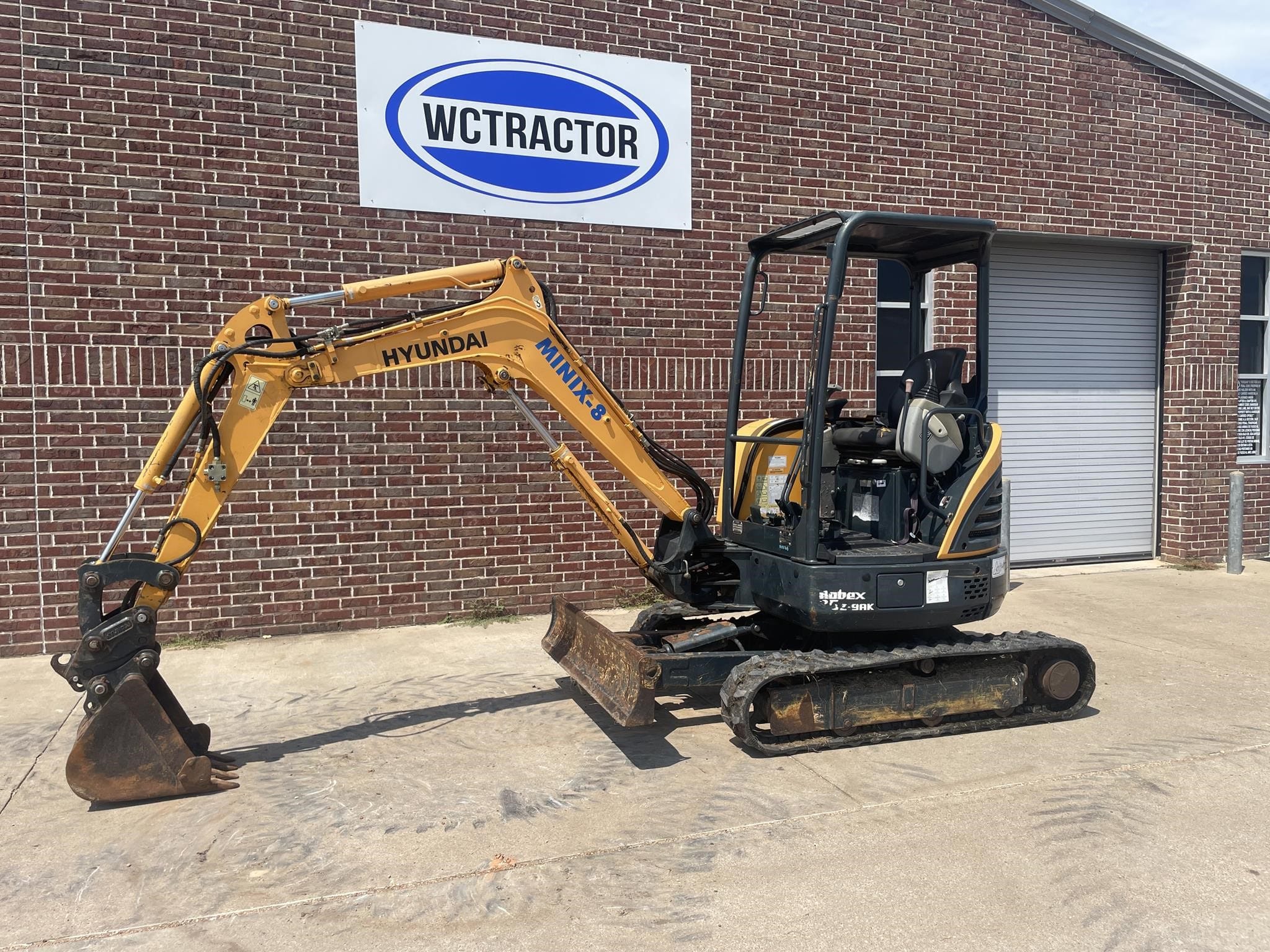 Hyundai ROBEX 25Z-9AK Equipment Image0