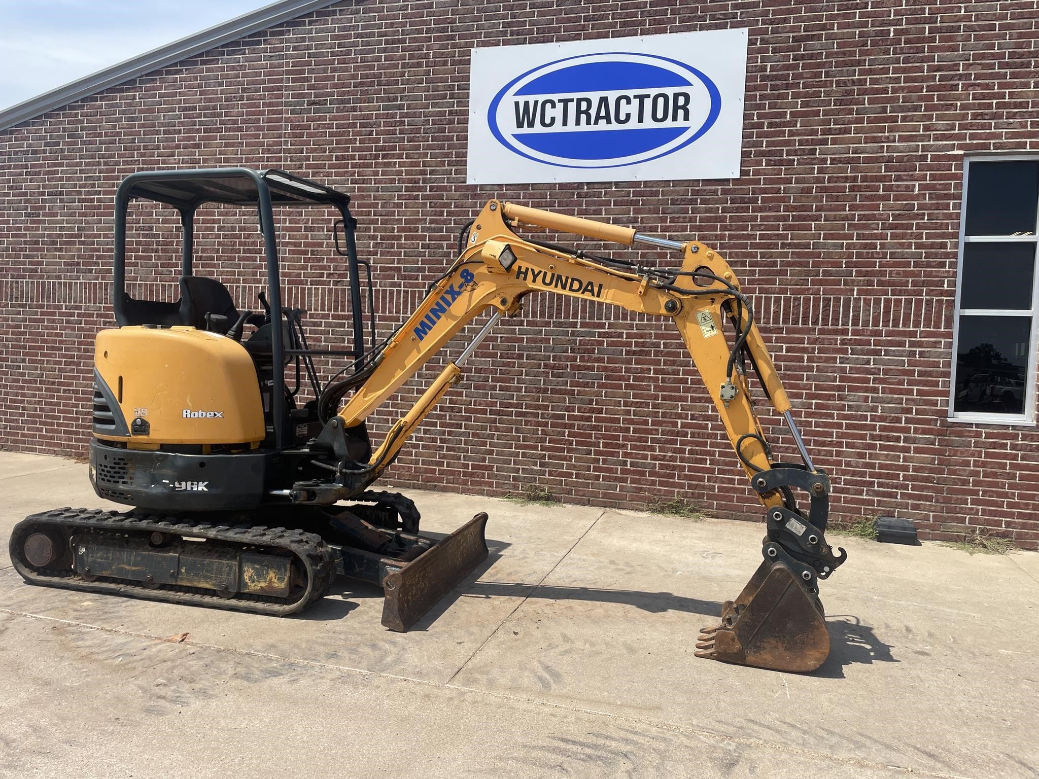 Hyundai ROBEX 25Z-9AK Equipment Image0