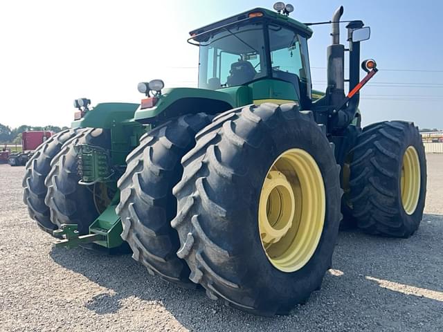 Image of John Deere 9330 equipment image 4