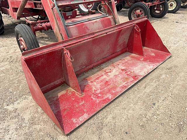 Image of Farmall 400 equipment image 4