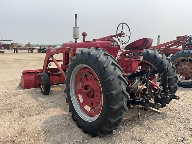 Image of Farmall 400 equipment image 1