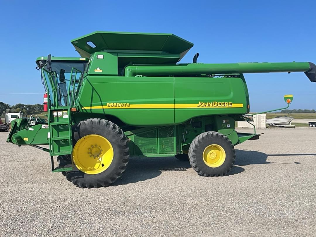 Image of John Deere 9660 STS Primary image