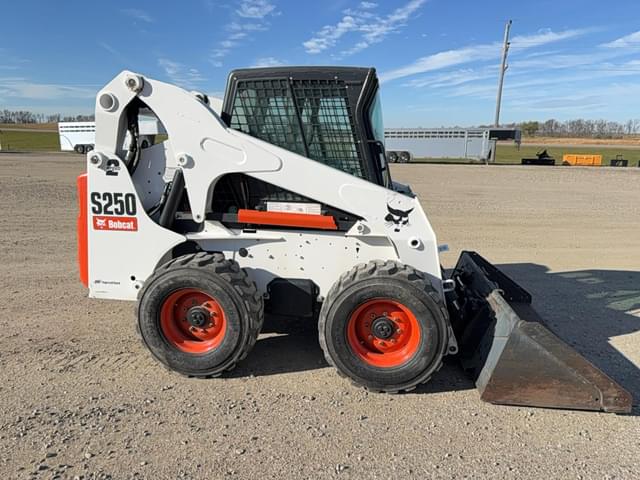Image of Bobcat S250 equipment image 1