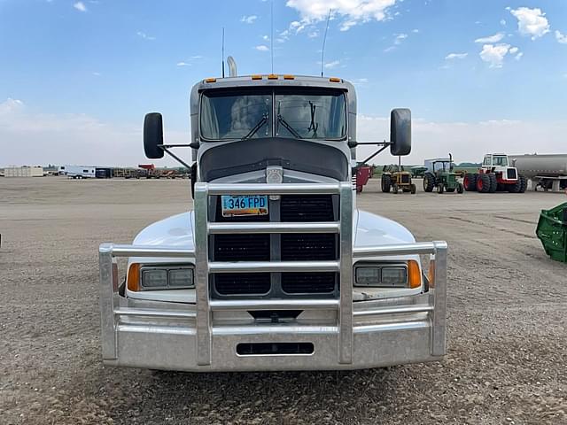 Image of Kenworth T600 equipment image 1