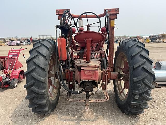 Image of Farmall M equipment image 2
