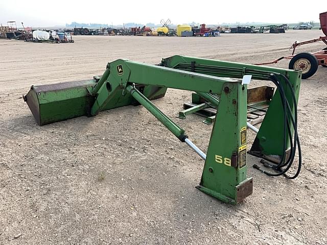 Image of John Deere 158 equipment image 1
