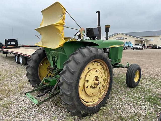 Image of John Deere 3020 equipment image 3