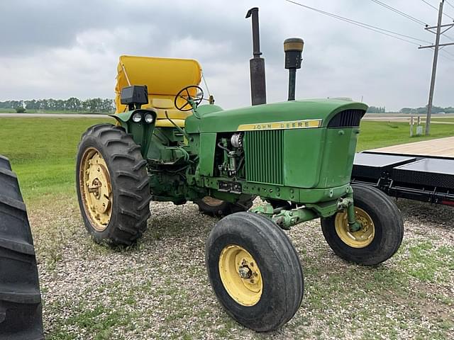 Image of John Deere 3020 equipment image 4