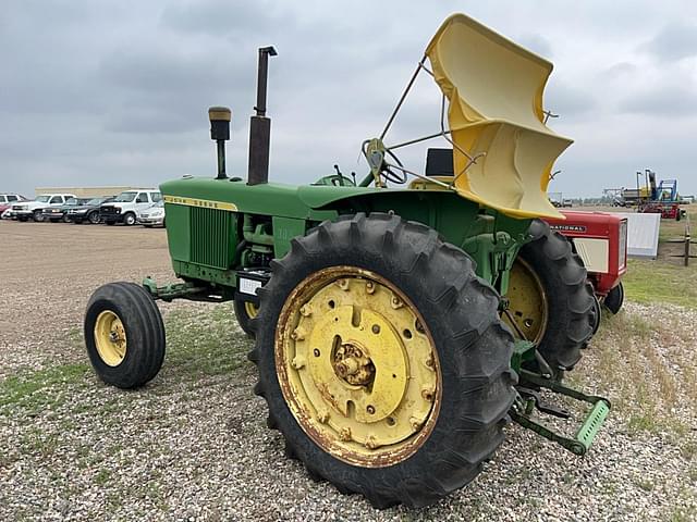 Image of John Deere 3020 equipment image 1