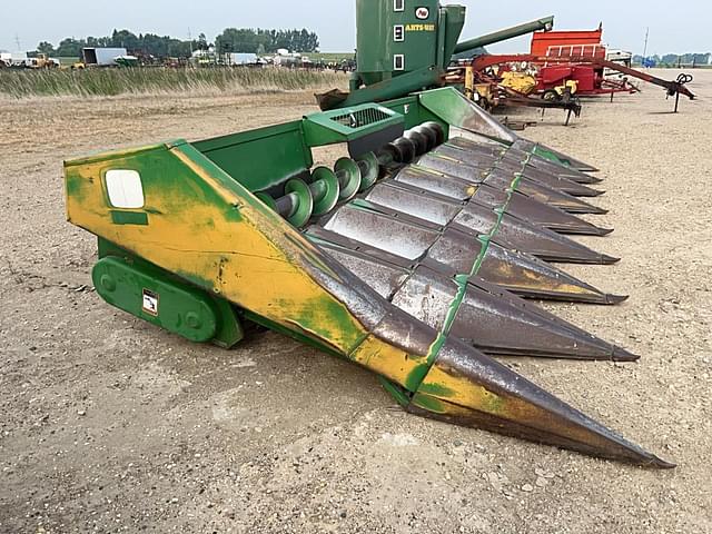 Image of John Deere 843 equipment image 4