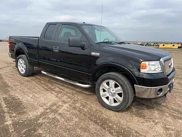 Image of Ford F-150 equipment image 4
