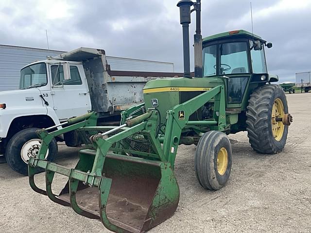 Image of John Deere 4430 equipment image 2