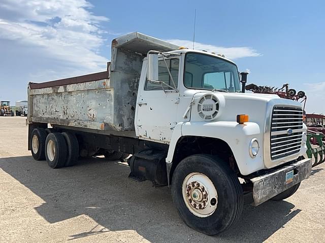 Image of Ford 8000 equipment image 4