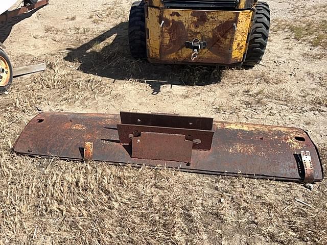 Image of Case 1737 equipment image 2