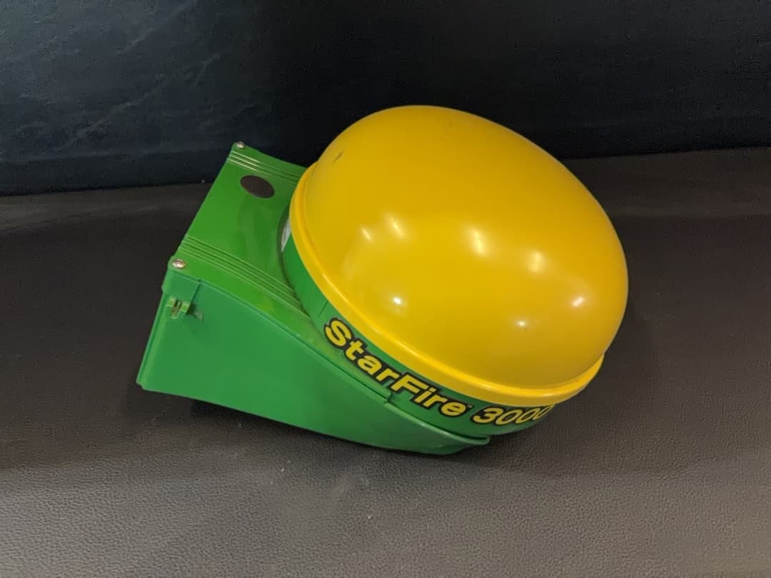 Image of John Deere StarFire 3000 Image 1