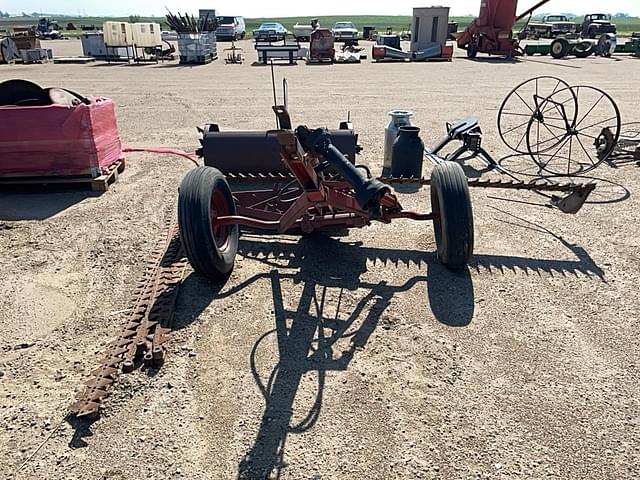Image of International Harvester 1100 equipment image 1