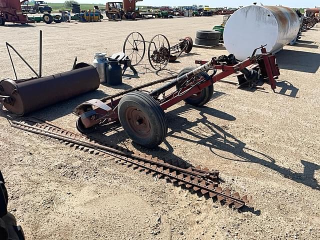 Image of International Harvester 1100 equipment image 3