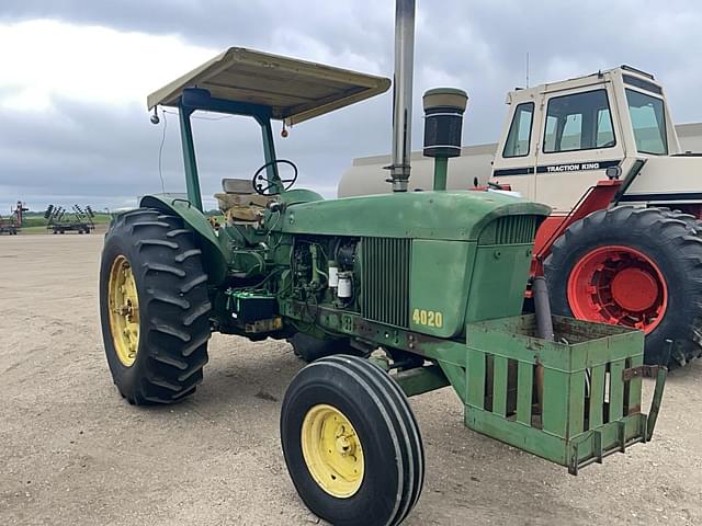 Image of John Deere 4020 equipment image 2