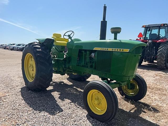 Image of John Deere 4010 equipment image 4