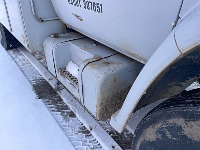 Image of Chevrolet C70 equipment image 4