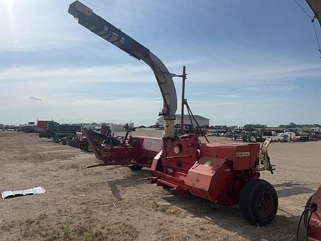 Image of Gehl 1200 equipment image 1
