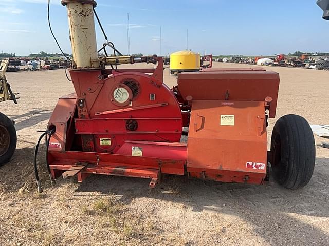 Image of Gehl 1200 equipment image 2