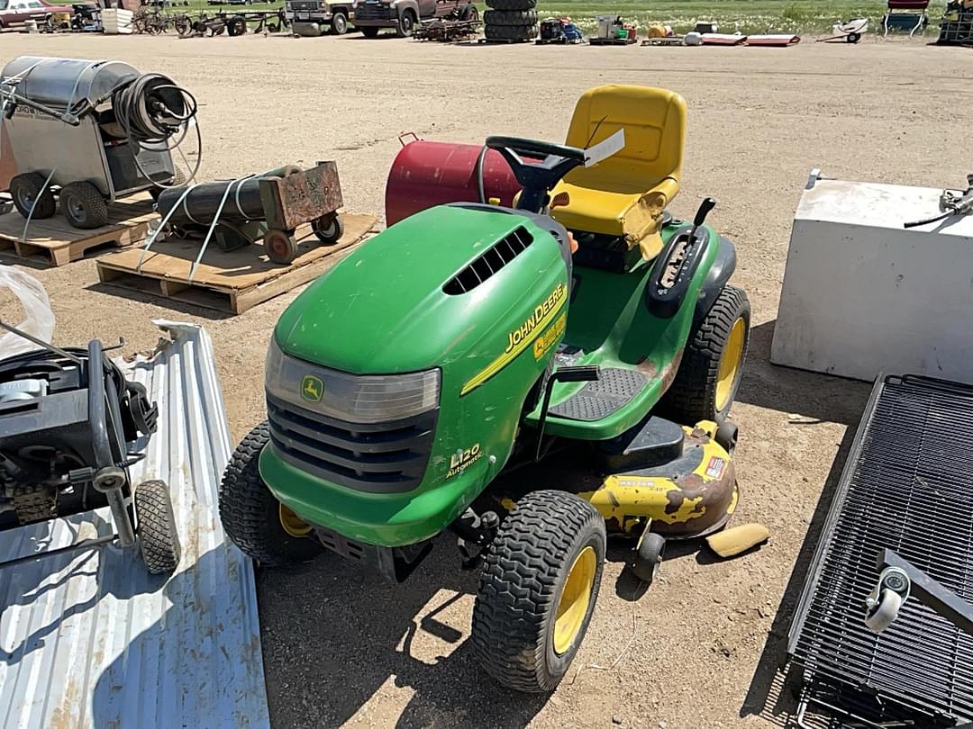 Image of John Deere L120 Primary image
