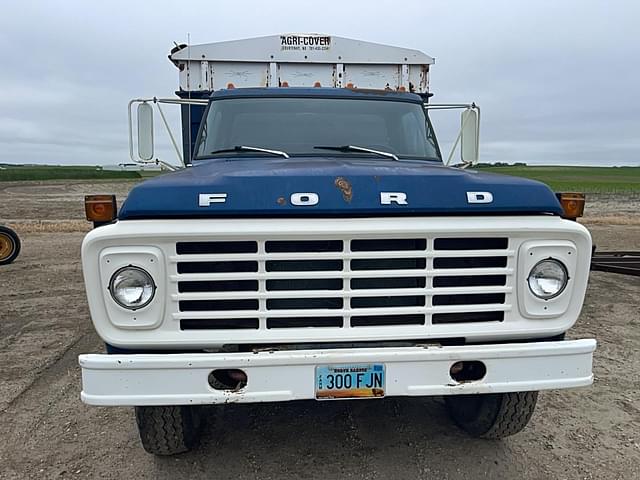 Image of Ford F-750 equipment image 1
