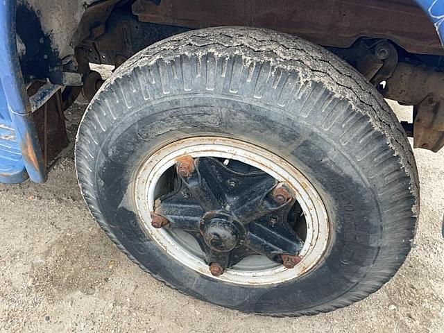 Image of Ford F-750 equipment image 3