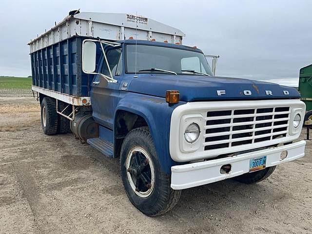 Image of Ford F-750 equipment image 2