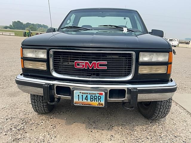 Image of GMC 2500HD equipment image 1