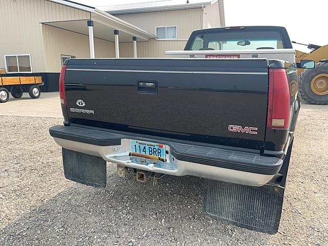 Image of GMC 2500HD equipment image 4