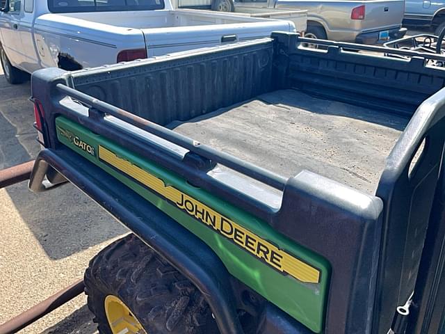 Image of John Deere Gator XUV 825i equipment image 3