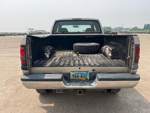 Image of Dodge Ram 2500 equipment image 2