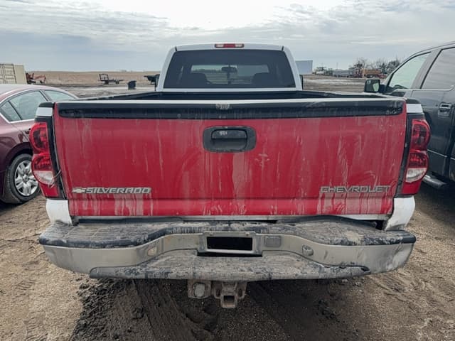 Image of Chevrolet 2500HD equipment image 2