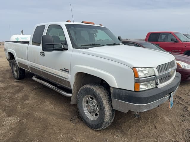 Image of Chevrolet 2500HD equipment image 4