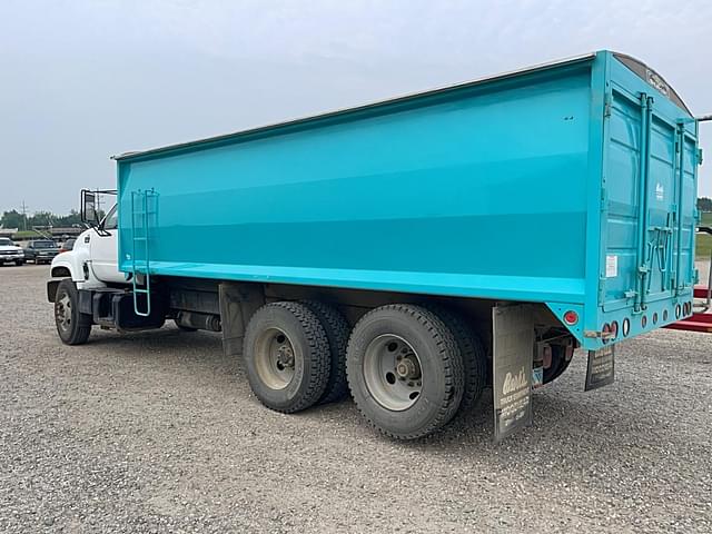 Image of Chevrolet C7500 equipment image 3